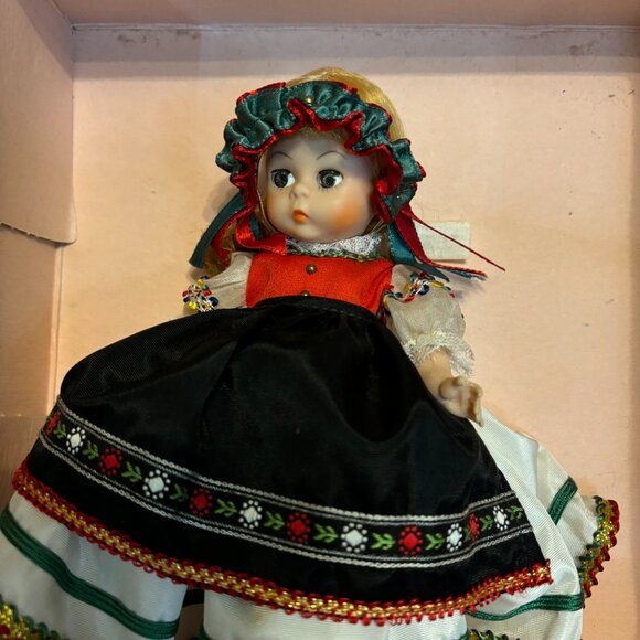 Madame Alexander Dolls (6) - Picture 6 of 9